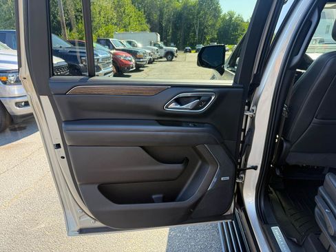 Used 2021 Chevrolet Suburban High Country AWD/4WD image 33
