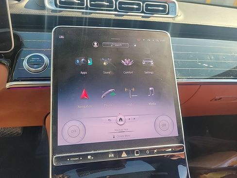 Used 2022 Mercedes-Benz S 500 4MATIC w/ Warmth & Comfort Package image 33