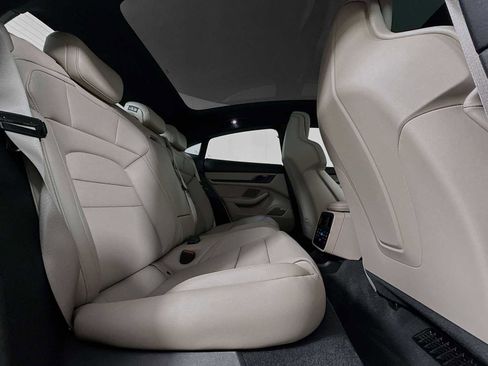 Used 2025 Porsche Taycan image 26