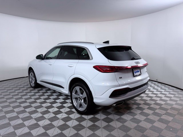 Certified 2025 Audi Q5 Premium w/ Premium Plus AWD/4WD image 5