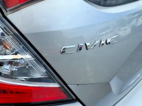Used 2018 Honda Civic Sport image 11