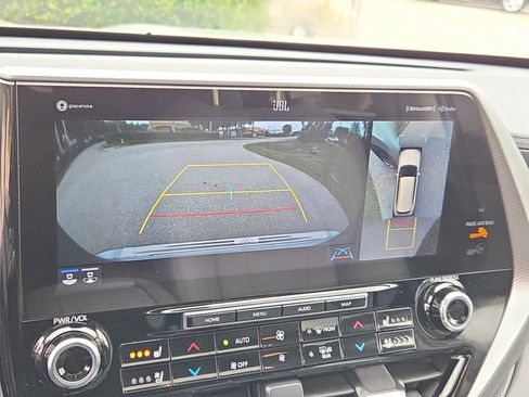 Used 2022 Toyota Highlander Platinum image 31