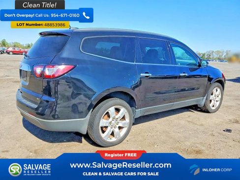 Used 2017 Chevrolet Traverse LT w/ Style and Technology Package FWD image 4