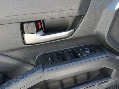 Used 2024 Toyota Tacoma TRD Sport image 15