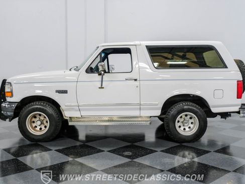 Used 1994 Ford Bronco XLT image 2