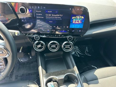 Used 2024 Chevrolet Blazer EV LT AWD/4WD image 27