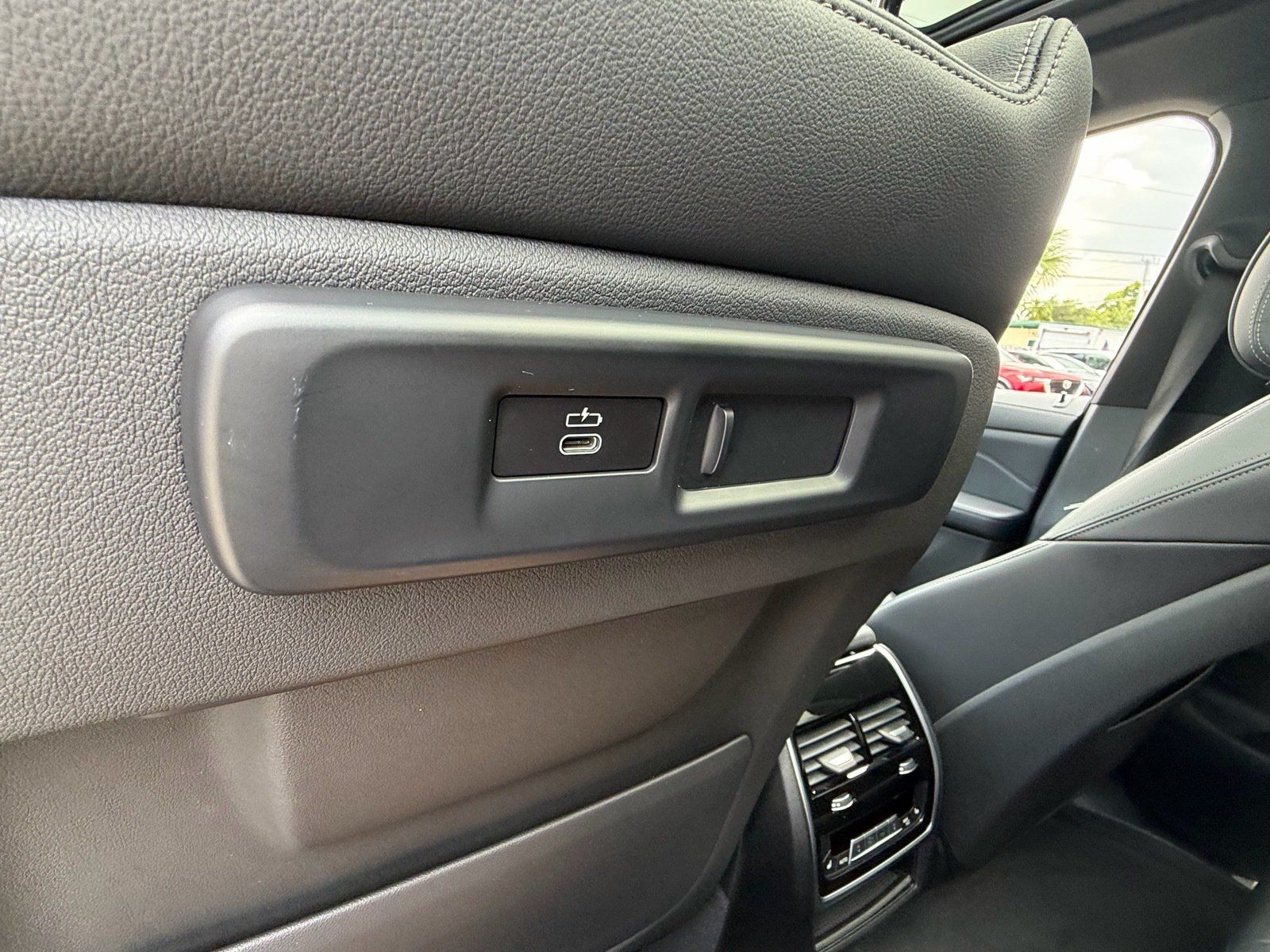 Used 2020 BMW X5 xDrive40i w/ Premium Package AWD/4WD image 13