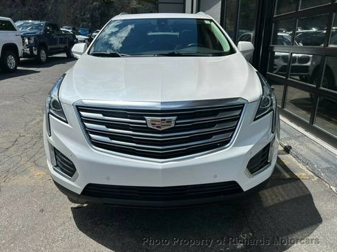 Used 2018 Cadillac XT5 Luxury w/ Driver Awareness Package AWD/4WD image 6