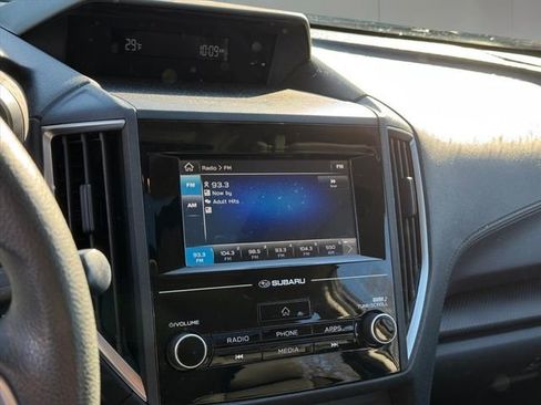 Used 2017 Subaru Impreza 2.0i Premium image 15