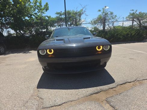 Used 2019 Dodge Challenger SXT w/ Blacktop Package RWD image 11