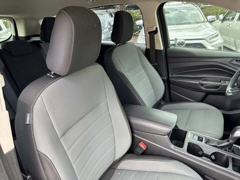 Used 2019 Ford Escape S image 16