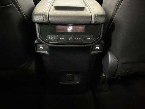 Used 2025 Toyota Grand Highlander AWD image 32