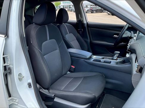 Used 2025 Nissan Sentra SV w/ All-Weather Package image 8