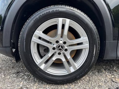 Used 2021 Mercedes-Benz GLB 250 4MATIC w/ Premium Package image 27