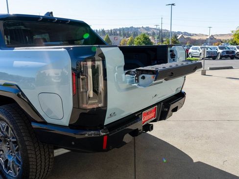New 2025 GMC Hummer EV 3X image 35