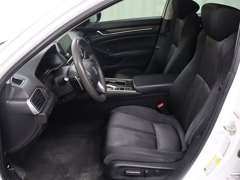 Used 2018 Honda Accord EX image 19