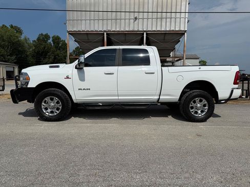 Used 2023 RAM 2500 Laramie AWD/4WD image 2