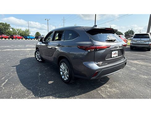 Certified 2024 Toyota Highlander Limited AWD/4WD image 5