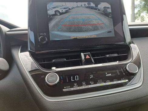 Used 2024 Toyota Corolla LE FWD image 11