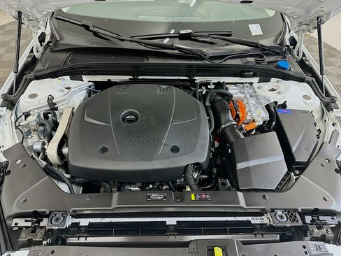 Used 2022 Volvo S60 T8 R-Design Expression w/ Premium Package image 35