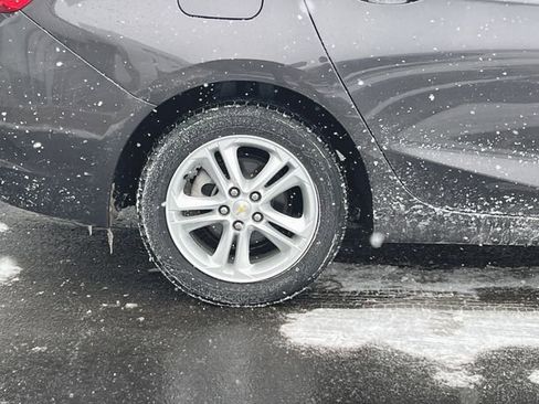 Used 2017 Chevrolet Cruze LT w/ Convenience Package image 19