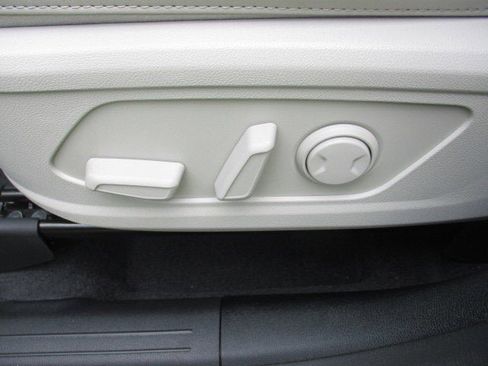 New 2025 Kia Sorento S image 17