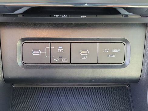 Used 2025 Hyundai Tucson Limited FWD image 26