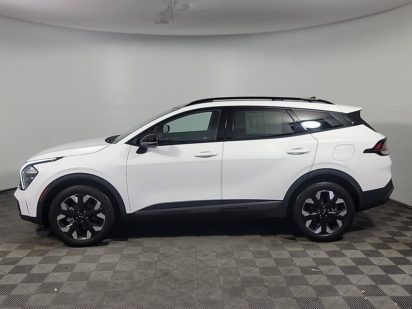 Certified 2023 Kia Sportage X-Line w/ X-Line Premium Package AWD/4WD image 11