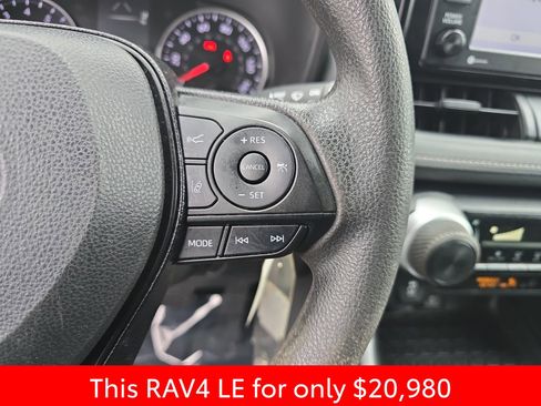 Used 2021 Toyota RAV4 LE image 23
