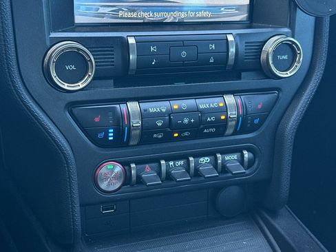 Used 2021 Ford Mustang Shelby GT500 w/ Technology Package RWD image 19