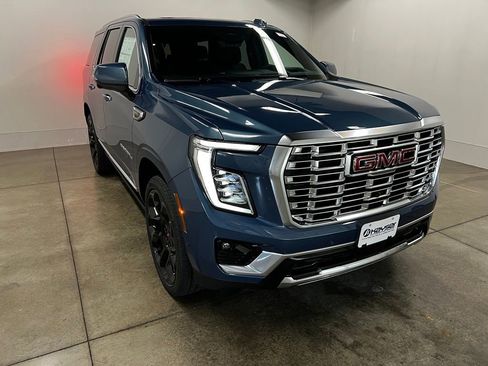 New 2026 GMC Yukon Denali w/ Denali Reserve Package AWD/4WD image 1