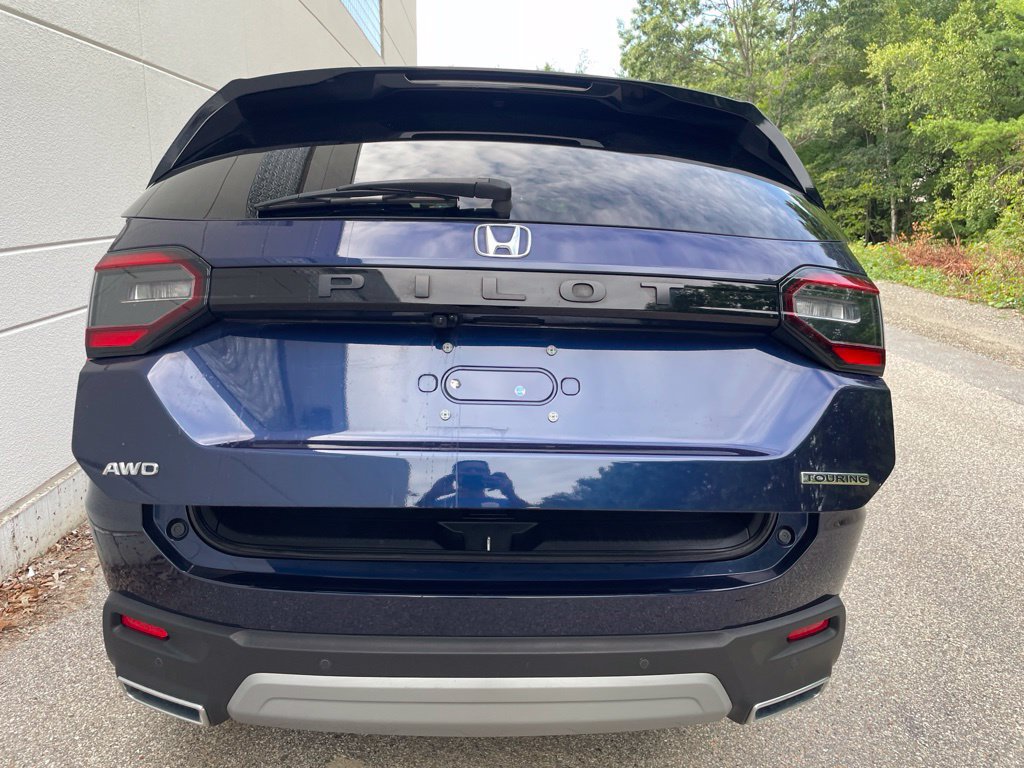 Certified 2024 Honda Pilot Touring image 6