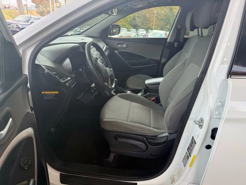 Used 2016 Hyundai Santa Fe Sport image 9