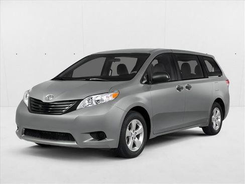 Used 2014 Toyota Sienna LE FWD image 1