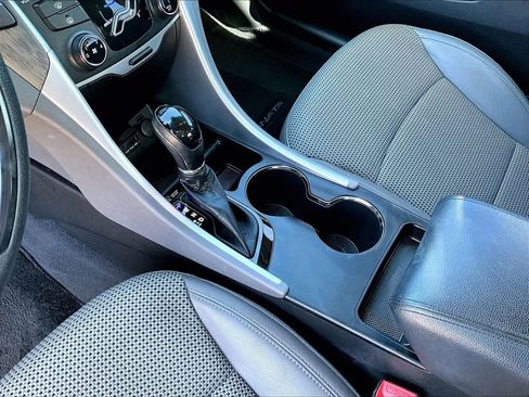 Used 2012 Hyundai Sonata SE image 17