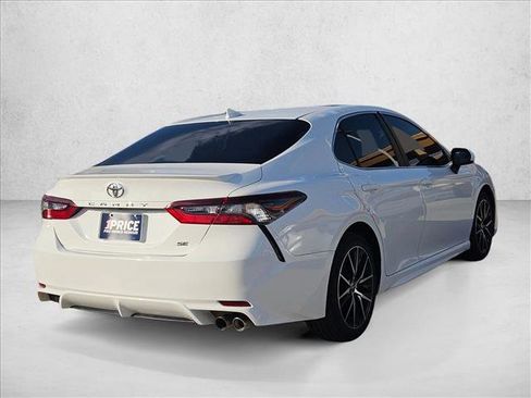 Used 2021 Toyota Camry SE FWD image 4