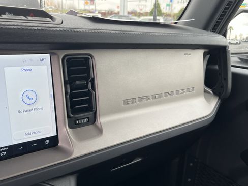 Used 2025 Ford Bronco Outer Banks image 20