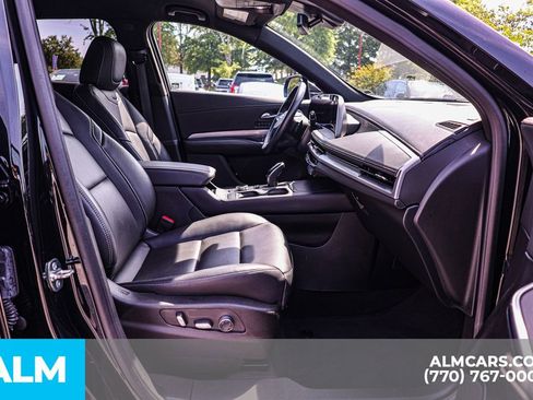 Used 2025 Cadillac XT4 Premium Luxury FWD image 21