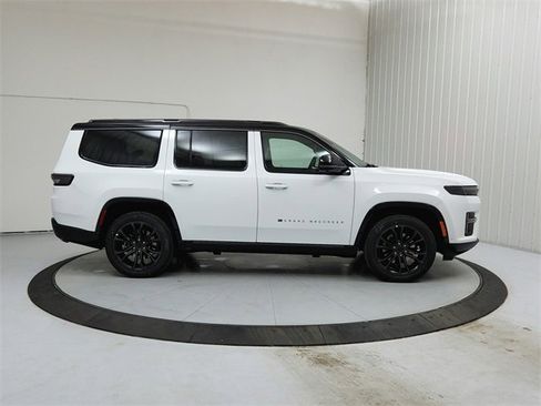 New 2026 Jeep Grand Wagoneer Summit image 8