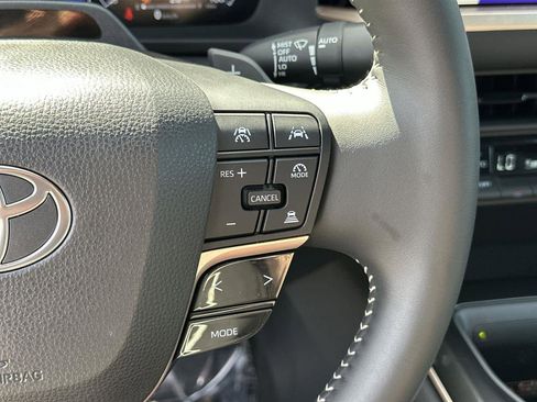 Used 2026 Toyota Crown Platinum image 25