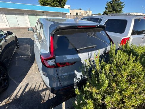 Used 2025 Honda CR-V LX image 6