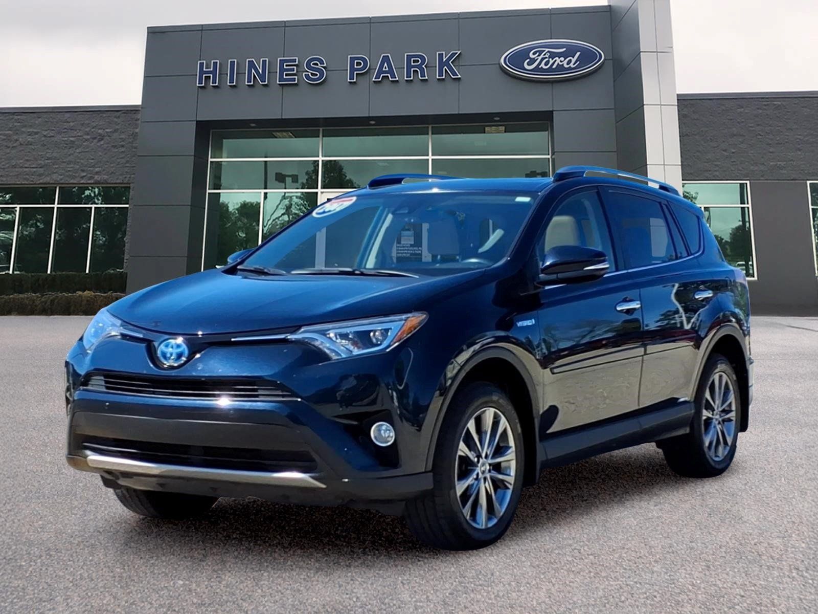 Used 2017 Toyota RAV4 Limited w/ All Weather Liner Package AWD/4WD image 3