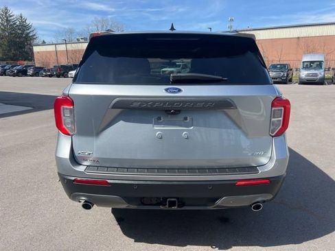 Used 2023 Ford Explorer XLT w/ Equipment Group 202A image 6