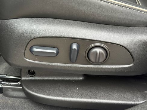 Used 2023 GMC Acadia Denali w/ Trailering Package image 20