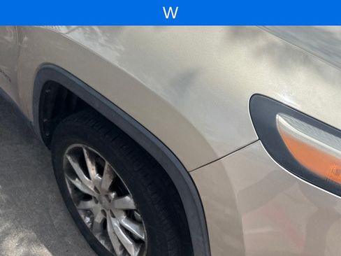 Used 2014 Jeep Cherokee Limited FWD image 2