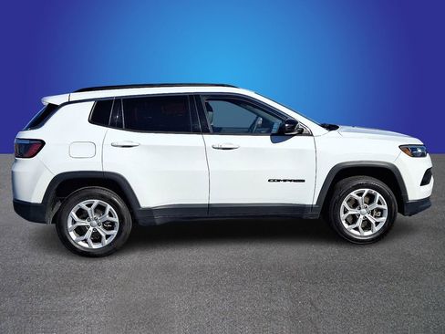 Used 2024 Jeep Compass Latitude image 7