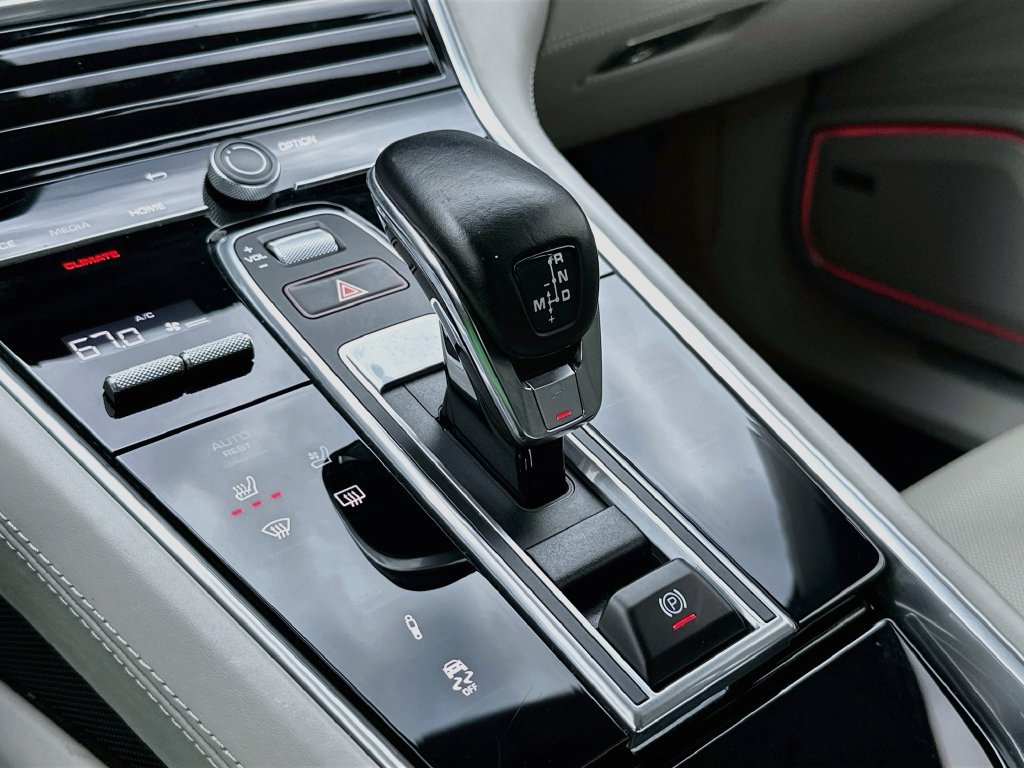 Certified 2022 Porsche Panamera 4S w/ Premium Package AWD/4WD image 19