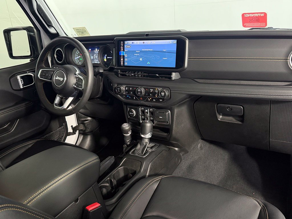 Used 2024 Jeep Wrangler Unlimited Sahara w/ Technology Group AWD/4WD image 15