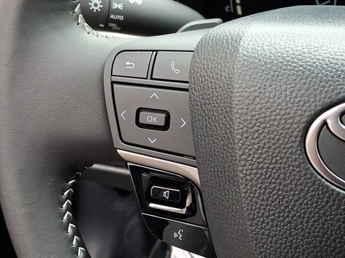 Used 2026 Toyota Camry SE w/ Multimedia Upgrade Package image 21