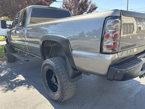 Used 2003 Chevrolet Silverado 2500 LS w/ Skid Plate Package AWD/4WD image 10